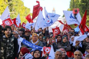 Sociale reformer skal dæmme op for den seneste uges protester i Tunesien.