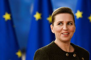 Statsminister Mette Frederiksen vil ikke svare på, om Danmark sender kampfly til Ukraine.