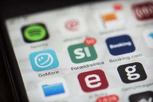 Virksomhederne er på jagt efter apps og andre digitale løsninger til at skille deres produkter ud fra konkurrenternes. Danmarks største app-udvikler mærker en eksplosion i efterspørgslen.