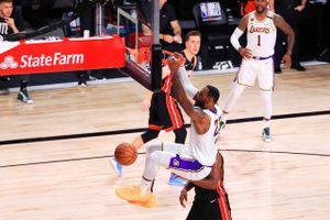 LeBron James blev kåret til MVP, da Los Angeles Lakers tangerede NBA-rekorden for flest vundne mesterskaber.
