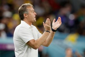 For første gang efter VM-nedturen giver Kasper Hjulmand sin status på landsholdet. Erfaringerne fra Qatar skal landstræneren og hans kollektiv bruge til at finde sig selv på vejen mod EM 2024, for kvalifikationsturneringen begynder om to uger.