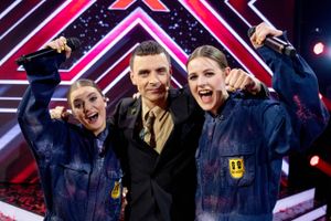 ”X Factor”-sæsonen 2023 fik humoren og det danske sprog tilbage i programmet.