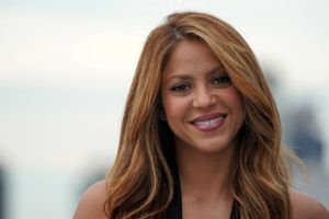 De spanske skattemyndigheder mener, at sangerinden Shakira har snydt staten for over 100 millioner kroner.