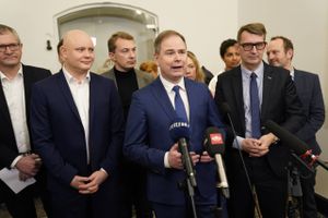 Med aftalen afsættes der 2,4 mia. kr. til en række målrettede tiltag. 1,1 mia. kr. skal bruges til ekstra ældrecheck.