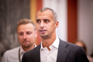 Lokale i Bording har samlet 900 underskrifter med krav til Mattias Tesfaye ved besøg på Kærshovedgård.