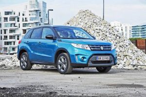 4X4-looket er massivt i formgivningen af Suzuki Vitara. Det får bilen til at se større ud, end den fysisk er. Fotos: Jens Høy