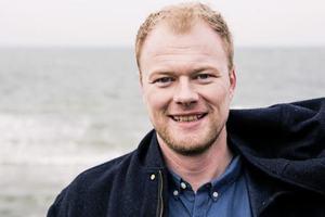 Christian Degn er ny vært på Hammerslag. Han glæder sig til at vise en mangfoldighed af danske hjem.