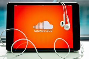 Både sange med højreradikalt og med jihadistisk indhold er fjernet fra musiktjenesten SoundCloud. 