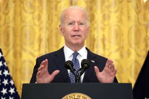 11 rådgivere udpeget under Trump-regeringen, bliver bedt om at sige deres job op, hvis de vil undgå en fyreseddel. Men intet tyder på samarbejdsvilje fra de involverede parter.
