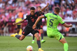 Jamal Musiala kom på tavlen for tredje kamp i træk, da Bayern München slog Wolfsburg 2-0. 