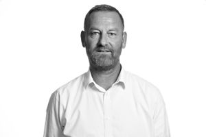 Kajakøen bader sig i problemer.