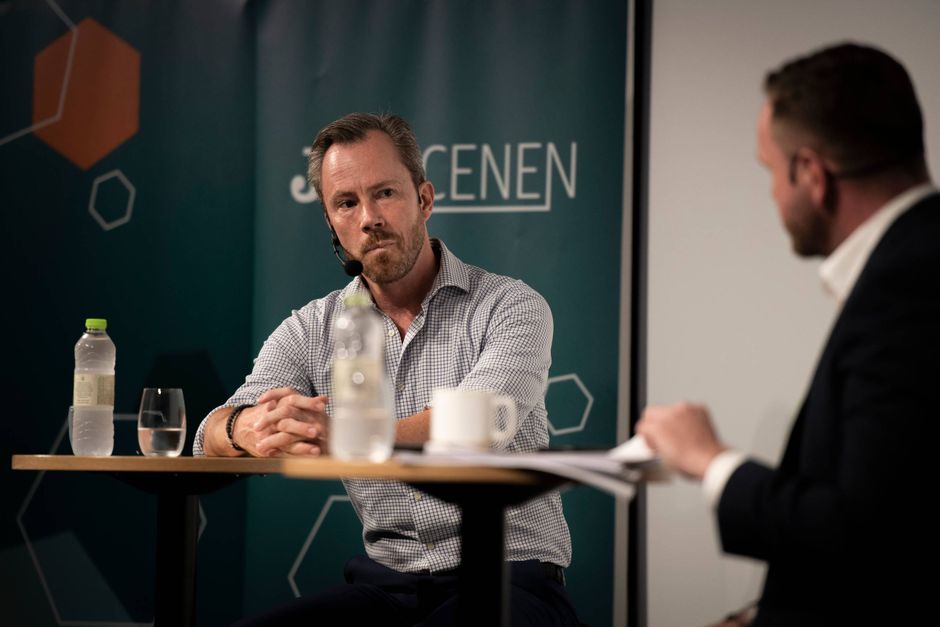 Jakob Ellemann er ved at forberede sine vælgere og sit bagland på, at gå i regering med Socialdemokratiet, vurderer Jyllands-Postens politiske analytiker.
