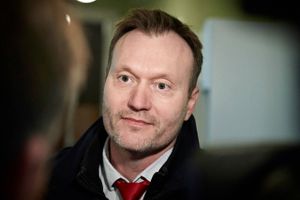 Lars Boje Mathiesen stopper som formand i Nye Borgerlige. Han ekskluderes samtidig fra partiet.