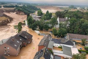 Oversvømmelser viser behovet for handling, mener Tysklands forbundspræsident og EU-Kommissionens formand. 