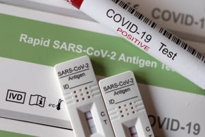 Over 20 millioner coronatest er på lager i Danmark. Men i april skal yderligere fem millioner test købes.