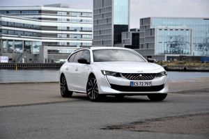 Peugeot er aktuel med 508 som plug-in hybrid – og til endog meget rimelige priser. 