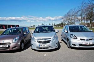 Der findes mange muligheder for en rimelig brugt mikrobil til omkring 50.000 kr. Suzuki Alto, Chevrolet Spark og Toyota Aygo er tre gode bud. Fotos: Christian Schacht