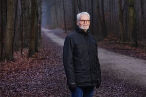 70 år mandag: Det er fem år siden, at Dennis Kristensen stoppede som formand for FOA, landets tredje største fagforening. Men han har stadig holdninger og vil gerne sige dem højt.