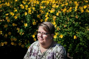 Arbejdsløsheden er høj blandt mennesker med svære psykiske sygdomme. Og det kan skabe en negativ spiral. Maria Bonde oplevede, hvordan arbejdsløshed og jobprøvning var med til at forværre hendes sygdom. I dag arbejder hun for, at andre psykisk syge får en bedre oplevelse i systemet.