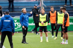 Christian Poulsen er stadig god til at dirigere rundt med spillerne, som da han var en arbejdsom midtbanespiller i flere af de største ligaer i Europa.
(Foto: Thomas Sjørup/Ritzau Scanpix)  