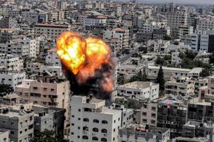 14 meldes dræbt og 110 såret efter israelske luftangreb mod Gazastriben. Ingen udsigt til våbenhvile.