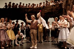 80 år tirsdag: Flemming Ryberg ser tilbage på en lang og spraglet karriere som solodanser ved Den Kongelige Ballet og balletmester ved Pantomimeteatret.