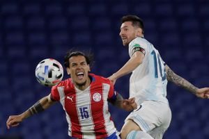 Et frispark begået på egen banehalvdel førte til en VAR-dom, så Lionel Messi blev frataget mål mod Paraguay.