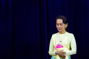 Samlet set er den tidligere leder i Myanmar idømt 33 års fængsel for anklager, som hun har afvist som absurde.