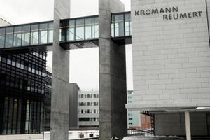Kromann Reumert er Danmarks største advokatfirma målt på antal medarbejdere, og virksomhedens omfattende talentprogram rummer bl.a. mulighed for workshops, undervisning og for at få et stipendiat på 40.000 kr., mens man skriver speciale.