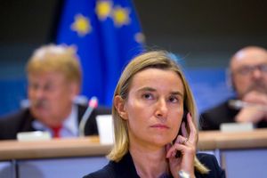 EU's udenrigsched Frederica Mogherini advarer om, aftalen med Tyrkiet blot risikerer at flytte flygtningestrømmen til andre ruter ind i Europa, eksempelvis via Bulgarien eller Rumænien.