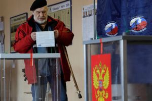 Søndagens valg i Rusland fandt sted i et klima af pres på vælgere og uden reel konkurrence, siger OSCE.