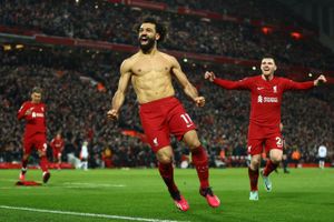 Liverpool rev ærkerivalen Manchester United fra hinanden og tog en historisk sejr på hele 7-0.