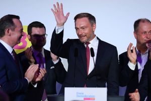 Det borgerlige CDU tabte stort, mens SPD og De Grønne tog terræn. Vælgerne har tildelt politikerne en svær hånd.