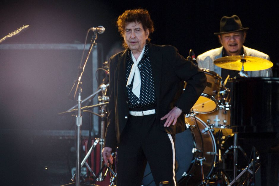 Bob Dylan videreførte sin kompromisløse stil ved fredagens koncert. Han spillede hovedsageligt nyere materiale og vendte op og ned på sine sange, så flere nærmest var uigenkendelige. 