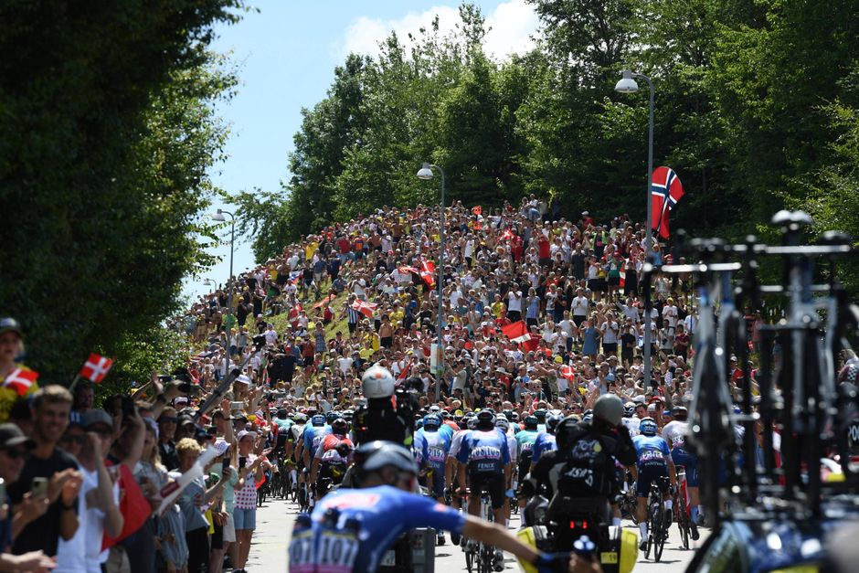 En forsker maner til besindighed efter en rapport om gevinsterne ved Tour de France-besøget i Danmark.