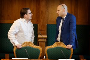 Der er sat ny rekord i løsgængeri i Folketinget. Spørgsmålet er, hvad de går og laver på Christiansborg.
