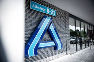 Aldi har nu indgået en aftale om salg af 16 butikker rundt omkring i landet til enten Salling Group, Lidl eller  Coop. Aldi på Vestervangsvej i Viborg er en del af handlen. 