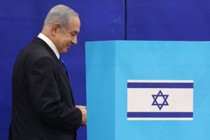 Valgstedsmålinger giver Benjamin Netanyahu 61 eller 62 af de i alt 120 pladser i Israels parlament.