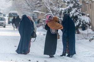 Tidligere afslag på asyl til piger og kvinder fra Afghanistan vil blive taget op igen. Det skyldes forfølgelse i landet.