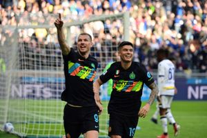 Inter slog Verona med 2-0 og er nu blot et enkelt point efter topholdet AC Milan i Serie A.