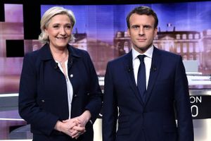 Den sociale kamp er skærpet og billedet af Macron ændret fra håbefuld fornyer til de riges præsident, mens Le Pen er blevet mere stueren. 