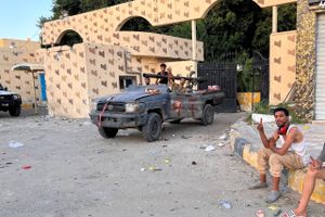 Mindst 159 meldes såret under kampene fredag og lørdag i Tripoli mellem rivaliserende væbnede fraktioner.