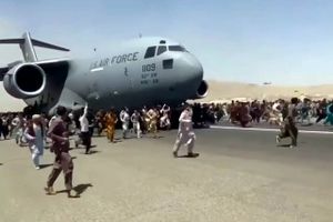 Hurtigt efter et folketingsvalg skal situationen for de evakuerede afghanere, der har arbejdet for Danmark, afklares, lyder det fra flere partier. 