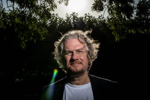 Liberal Alliances værdikriger, Henrik Dahl, blæser til opgør mod en fordækt venstreekstremisme. Hvor den slags engang var noget perifært, er det nu på vej til at æde sig ind på Danmark i form af den såkaldte identitetspolitik. Han har skrevet et advarselsskrift. 