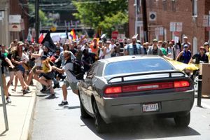 En kvinde blev dræbt under demonstration i Charlottesville i Virginia.