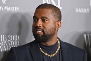 Rapperen Kanye West understreger i et interview, at han går efter at vinde præsidentvalget i USA i november.