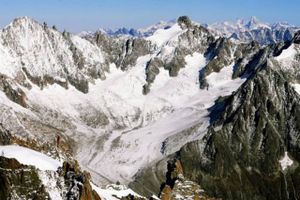 Sneskred og laviner i de schweiziske alper har kostet tre mennesker livet i løbet af to døgn. Foto: Free/Colourbox