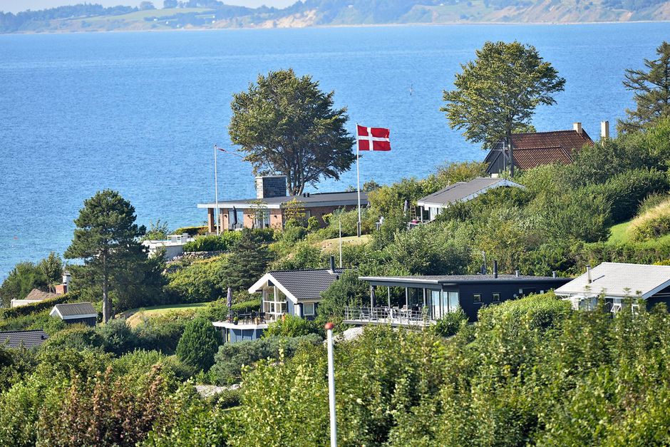 Ny kan lov til at købe danske sommerhuse