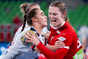 Allerede inden kampen mod Norge var de danske håndboldkvinder videre ved EM, men den første sejr i otte år over arvefjenderne udløste en på papiret lettere semifinale fredag.