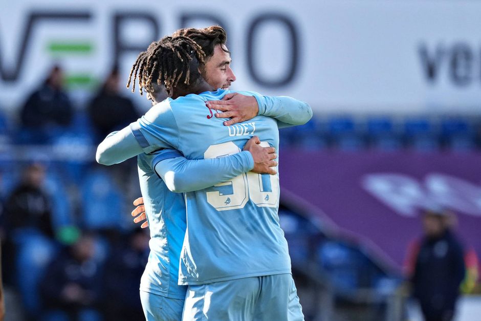 Randers spillede sig søndag i Superligaens mesterskabsspil, da holdet hjemme overbevisende slog Silkeborg 2-1.